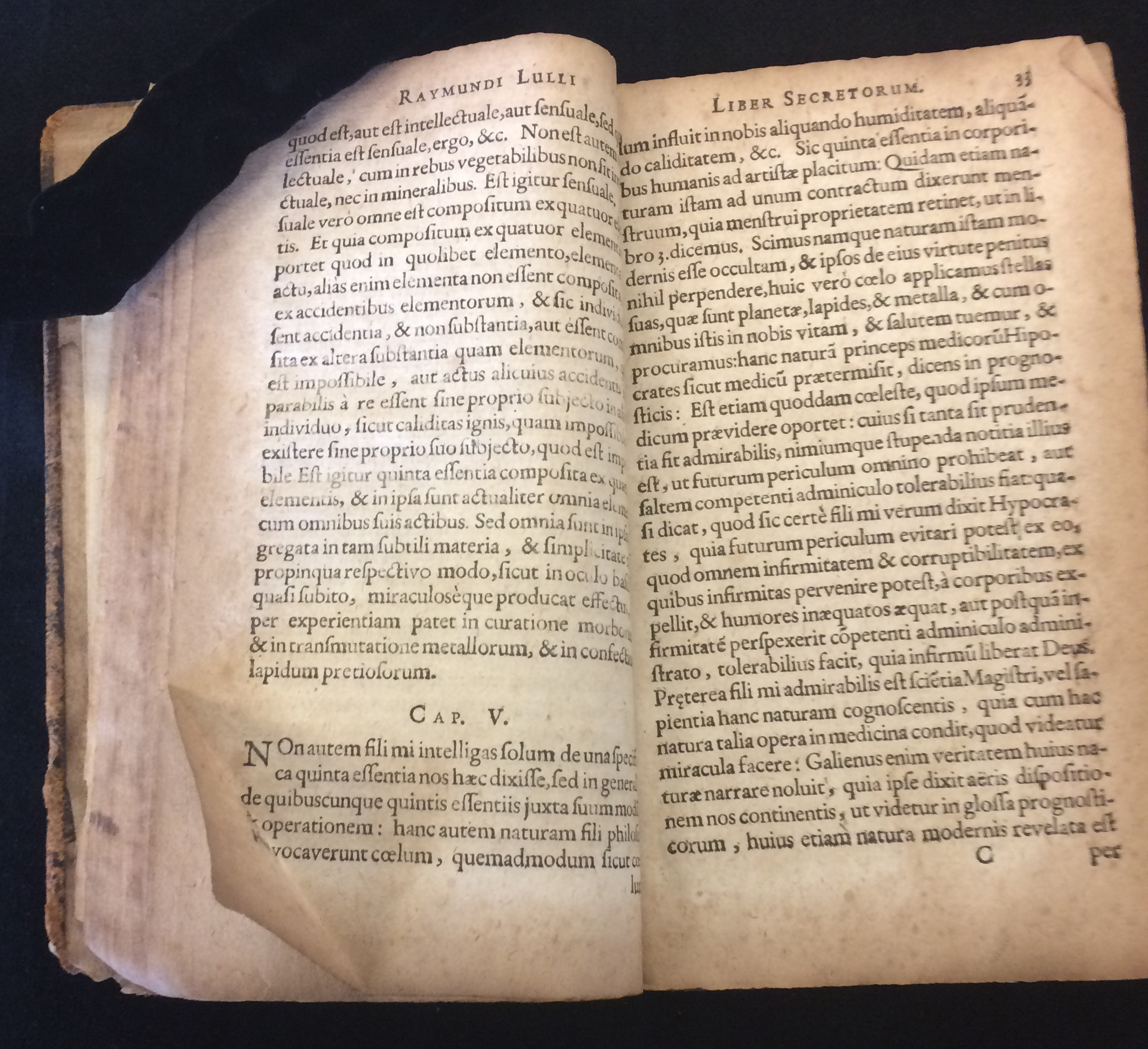 Dog-eared page in Pseudo Ramon Llull. Tractatus brevis et eruditus, de conservatione vitae; Liber secretorum seu quintae essentiae. Straßburg: Lazarus Zetnerus, 1616